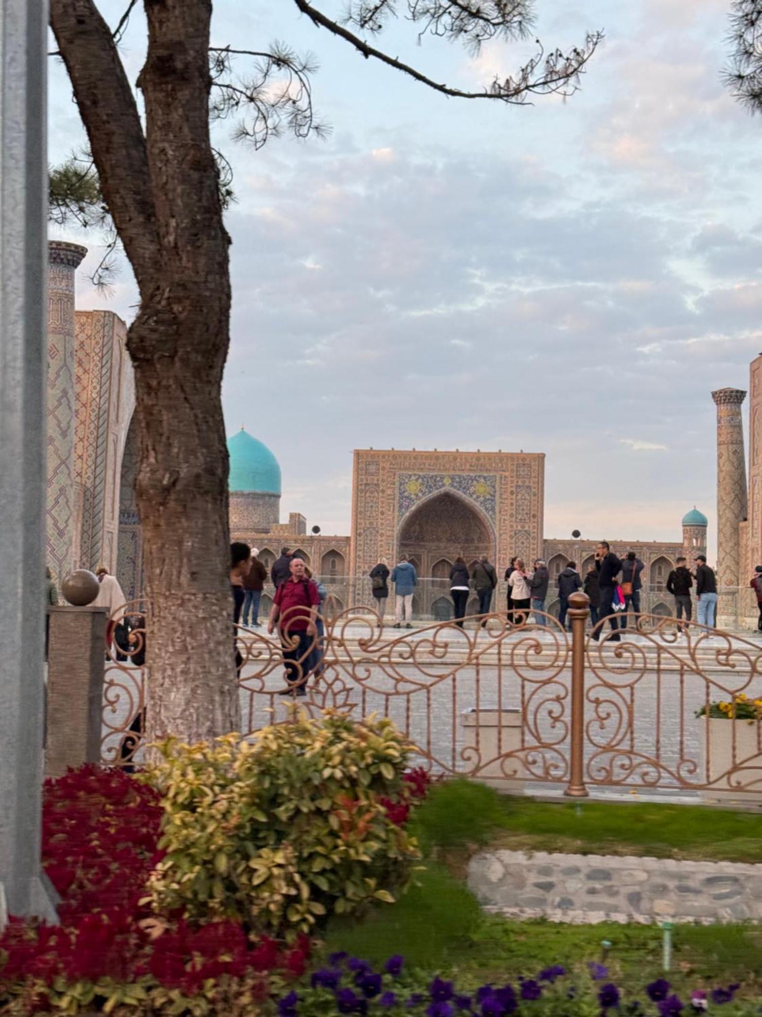 Salomat Guest House Samarkand Bagian luar foto